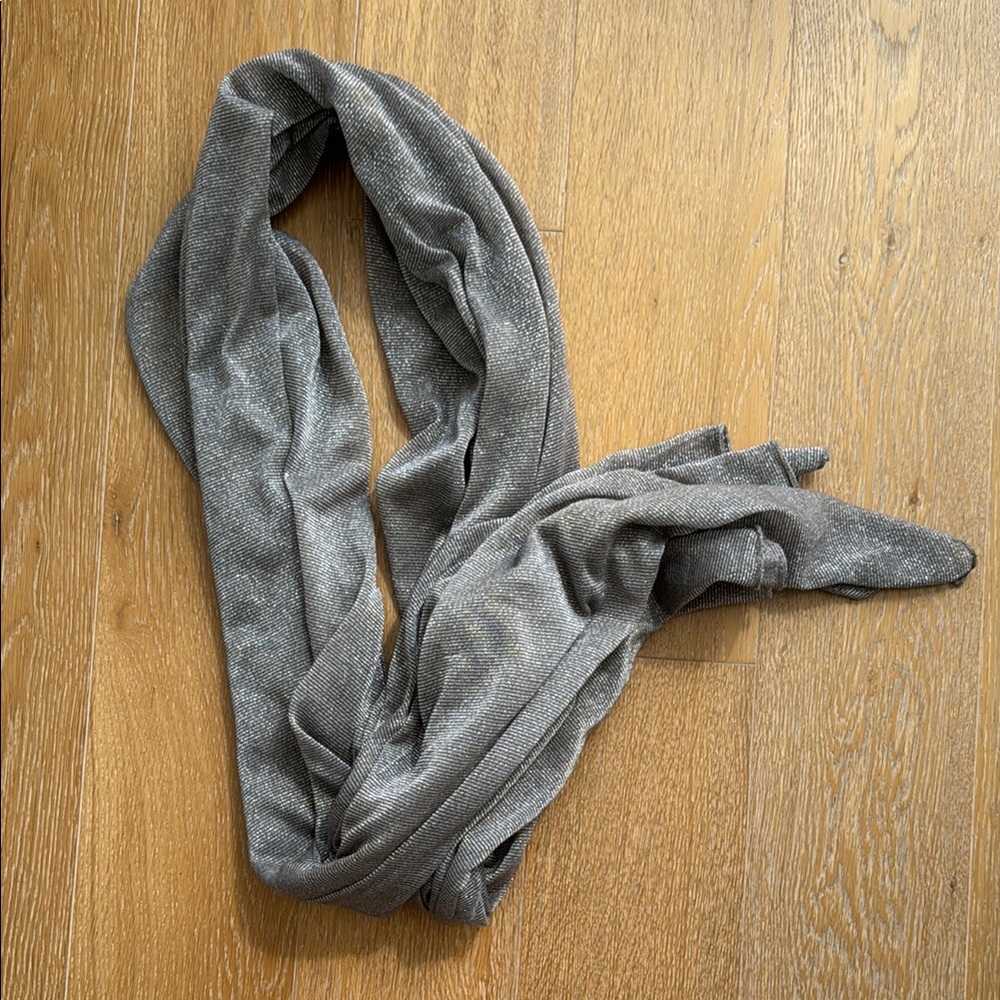 Elegant Gray Scarf